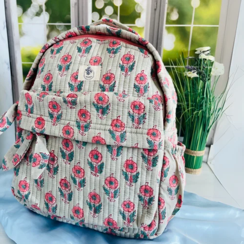 dreaming-daisies-small-backpack-front-main