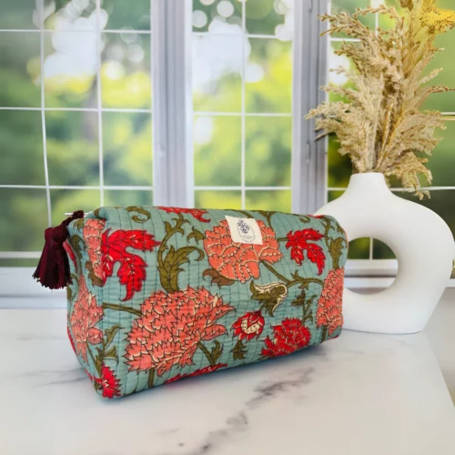 carmine-floretta-toiletry-bag-front