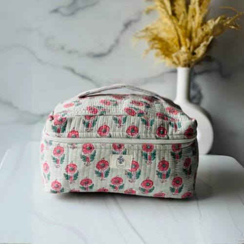 dreaming-daisies-vanity-bag-front