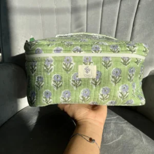 evergreen-grace-vanity-bag-closeup