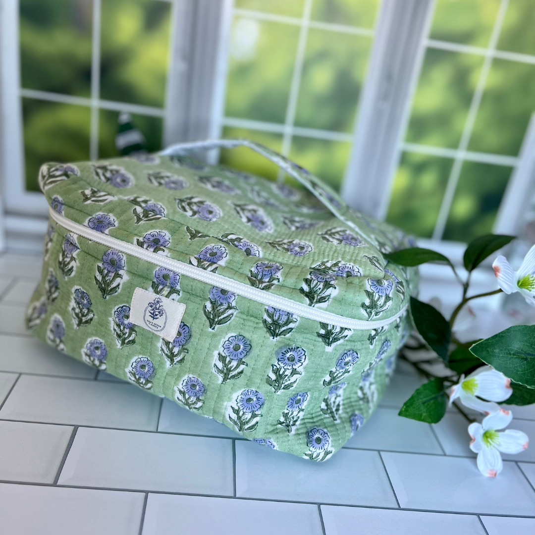 evergreen-grace-vanity-bag-side