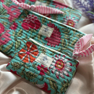 maroon-meadows-set-of-three-closeup