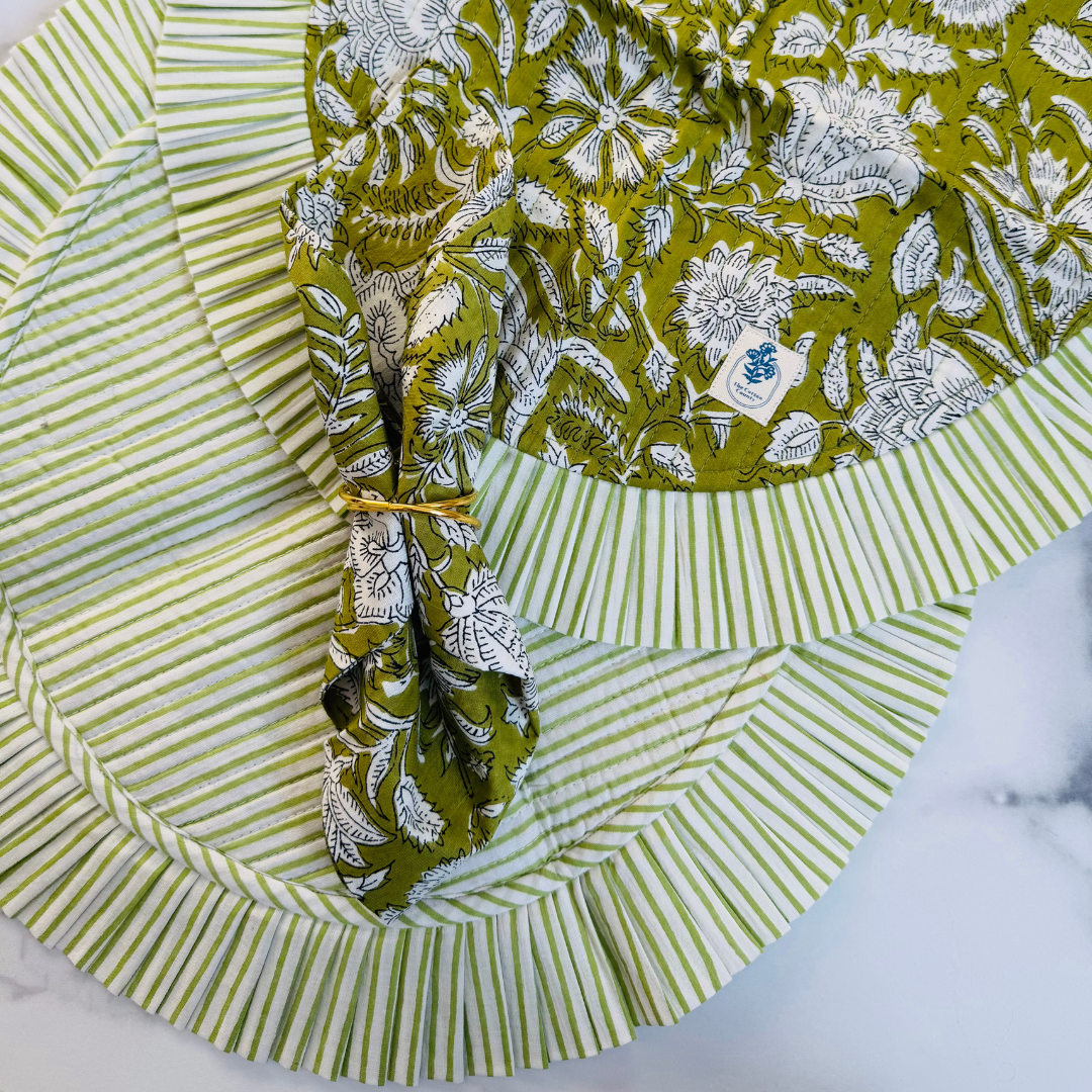 olive-garden-ruffled-placemats-main