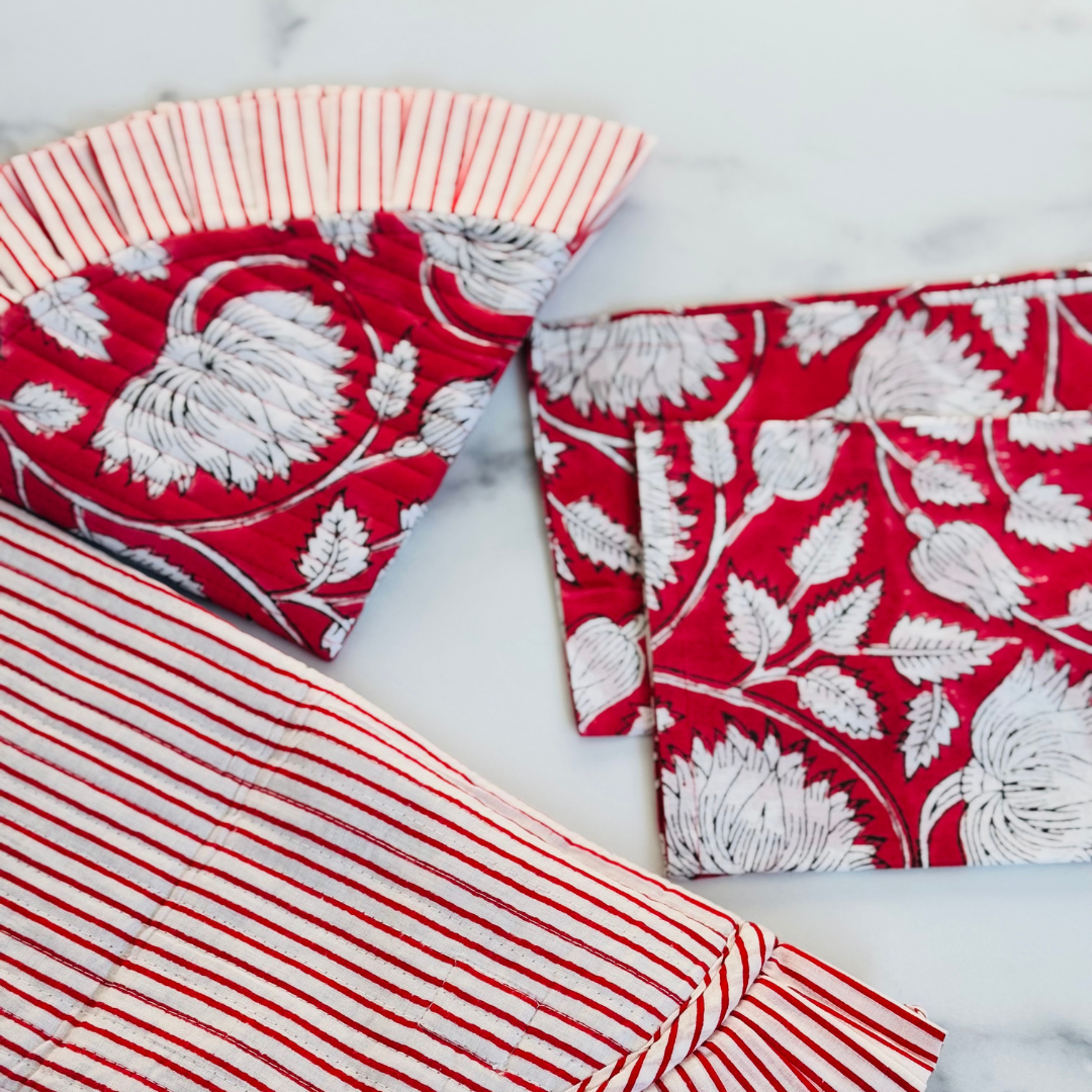 red-waterlilly-ruffled-placemats-closeup
