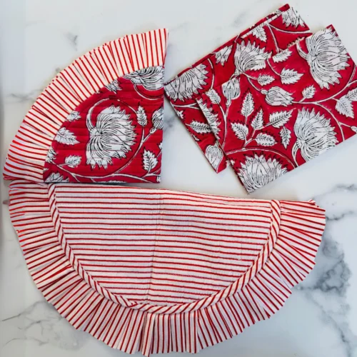 red-waterlilly-ruffled-placemats-main