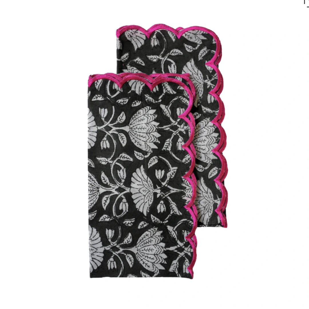 scalloped-napkin-midnight-black
