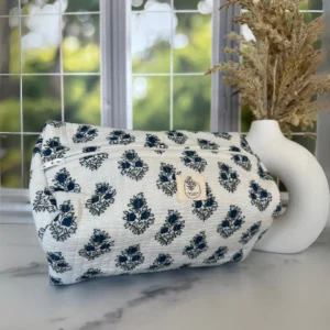 snow-white-toiletry-bag-turned