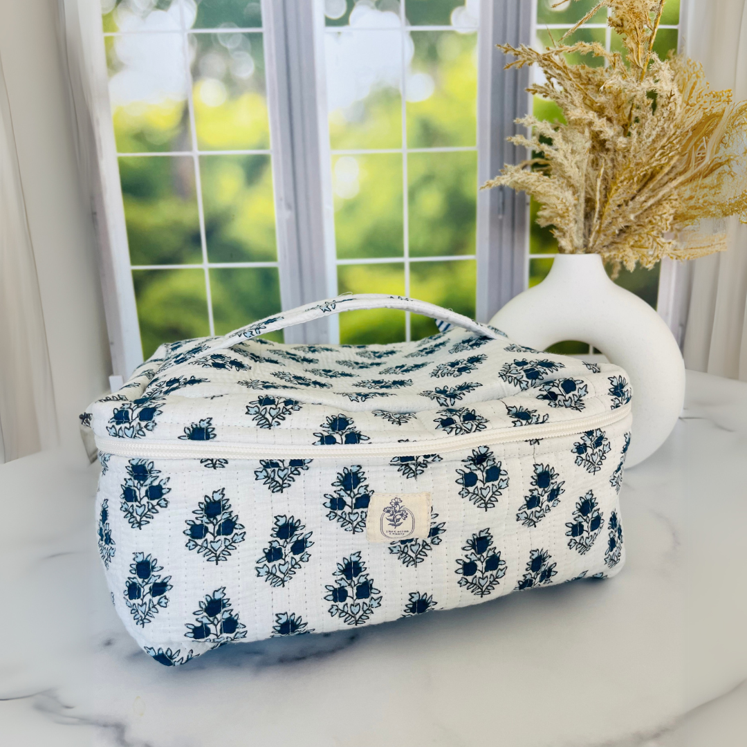 snow-white-vanity-bag-front