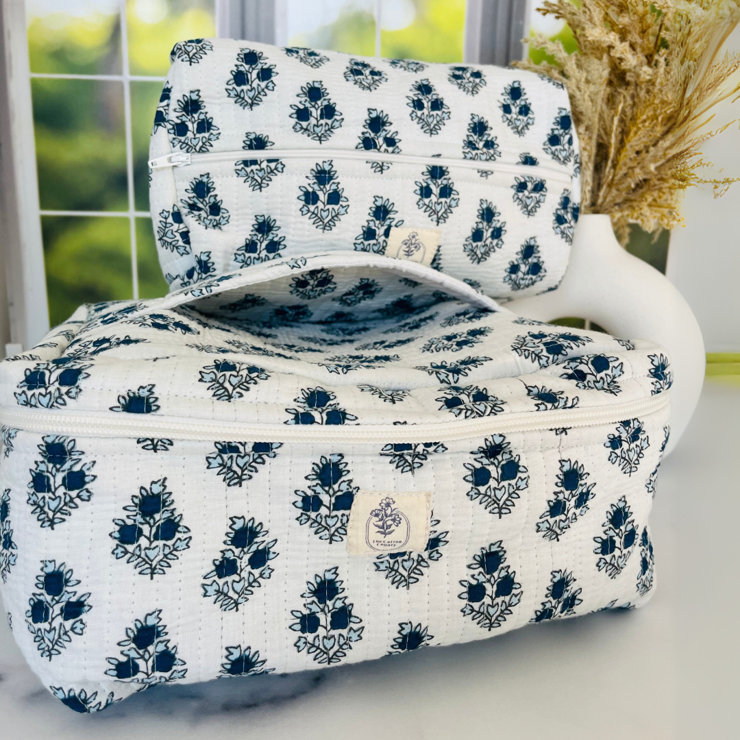 snow-white-vanity-toiletry-bag-combo-closeup