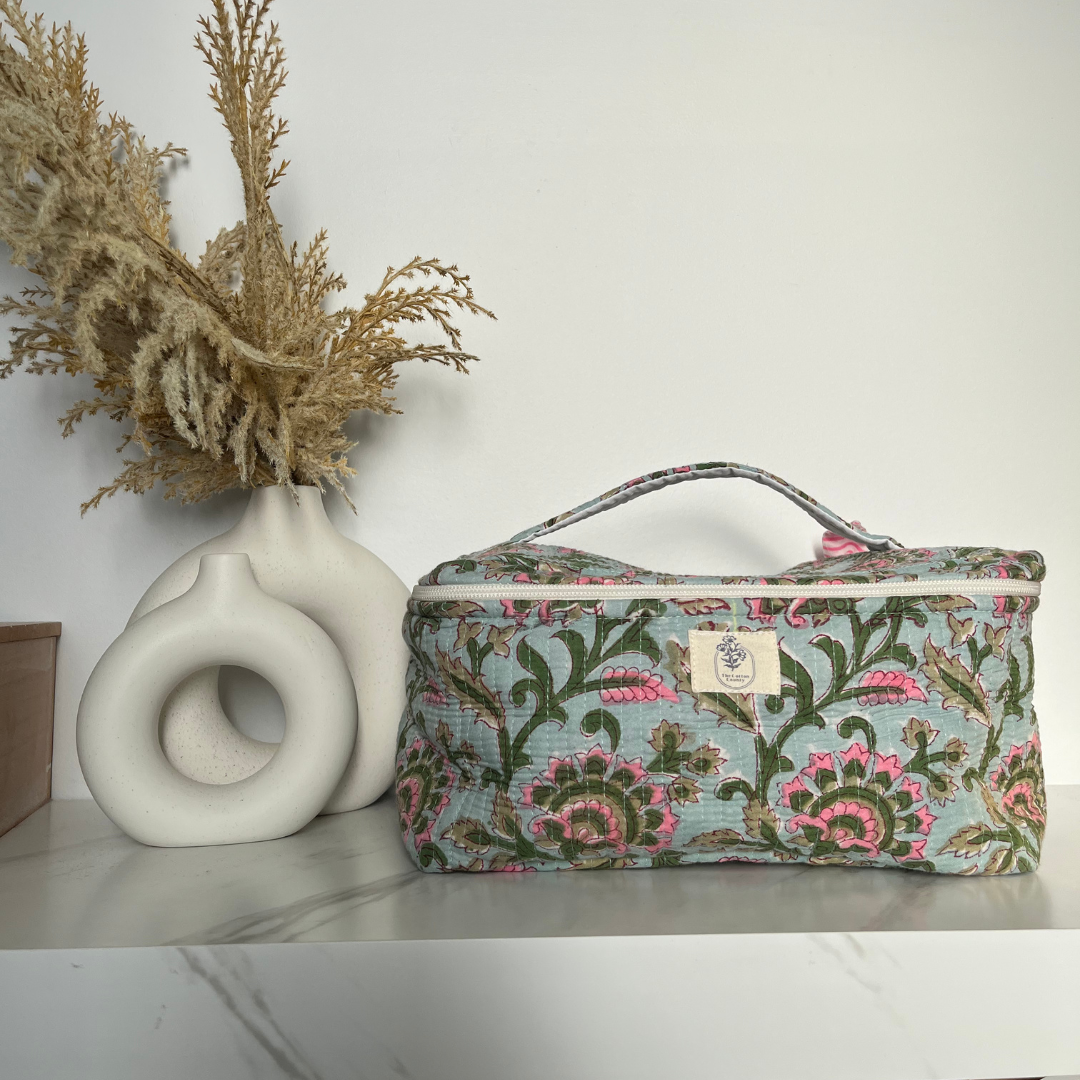 soft-petal-dream-vanity-bag-front-shelf