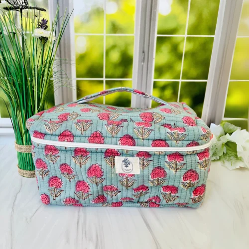 berry-berry-vanity-bag-front