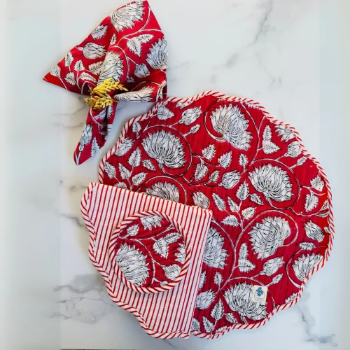 red-waterlily-placemats-main