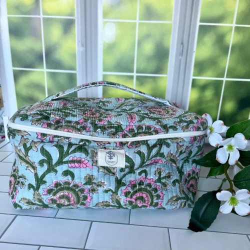 soft-petal-dream-vanity-bag-front
